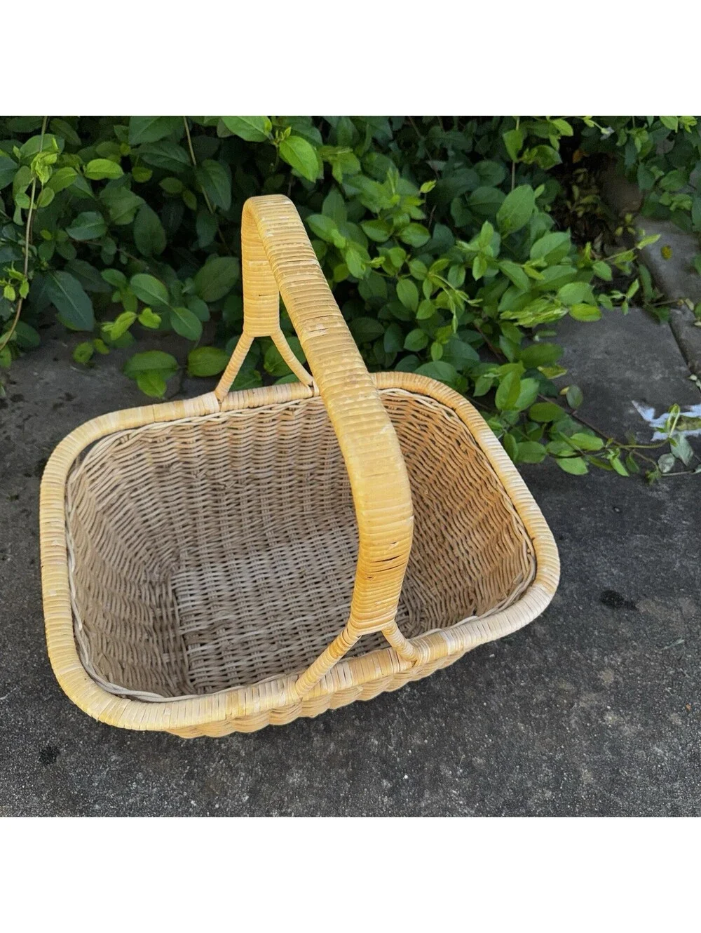 Vintage Wicker Market Basket Tote Handle Picnic Storage Farmhouse Decor 16” Tall